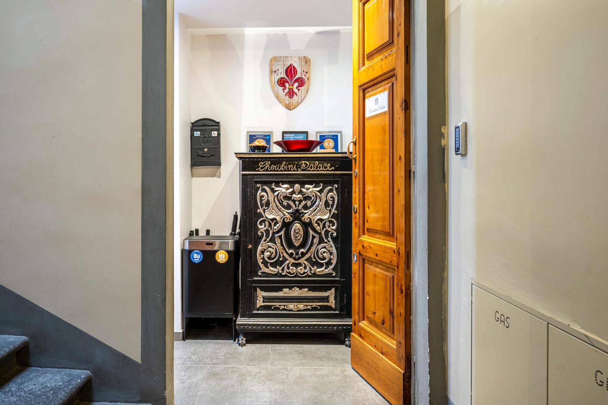 Cherubini Palace Thematic Apartment فلورنس المظهر الخارجي الصورة